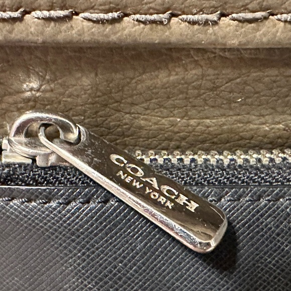 Coach Crosshatch Leather Women's Wallet - Picture 2 of 9